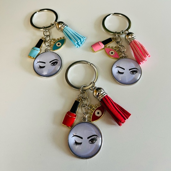 ❌❌SOLD❌❌💥Lot of 3💥Keychains tassel nail polish eye mascara makeup crown red blue - Picture 2 of 11